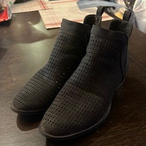 Black boots